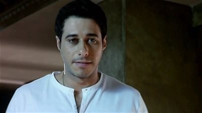 بالفيديو.. أحمد السعدني يراقب مي عزالدين في الحلقة الثامنة من 