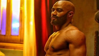 بالفيديو.. نشطاء مواقع التواصل يسخرون من قتل 