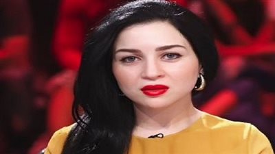 مي عز الدين تعلق على تي شيرتات الأولتراس: 