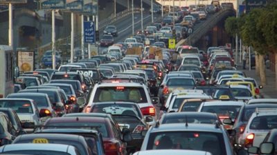  توقف الحركة المرورية بطريق 