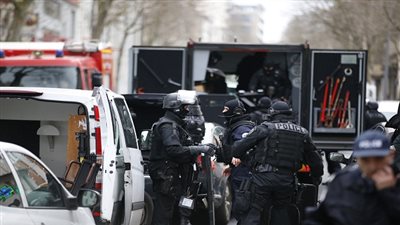 العثور على لائحة اغتيالات بحوزة منفذ عملية قتل الشرطي الفرنسي 