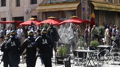 وزير فرنسي: الشرطة أطلقت عملية أمنية لتوقيف 40 مشجعًا روسيًا
