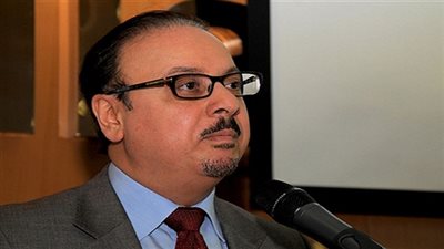 مذكرة على مكتب 