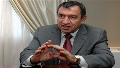 بالصور.. عصام شرف يحضر احتفالية 