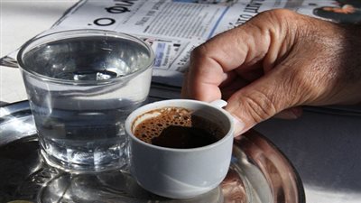 الصحة العالمية: لا دليل على أن تناول القهوة يسبب السرطان
