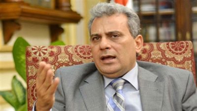 أكاديمي: رئيس جامعة القاهرة يخالف القانون لأغراض سياسية