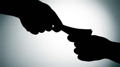 الرقابة الإدارية تضبط 3 مهندسين طلبوا رشوة من شركة 