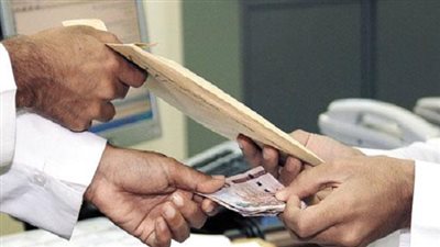 بالفيديو.. مواطنون يستغيثون من الفساد بمكتب تأمينات بالإسكندرية