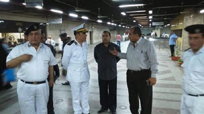 ضبط 499 مشتبهًا به و133 بائعًا متجولًا بمحطات المترو والقطارات