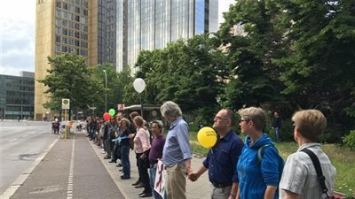 الآلاف يتظاهرون ضد العنصرية في عدد من المدن الألمانية