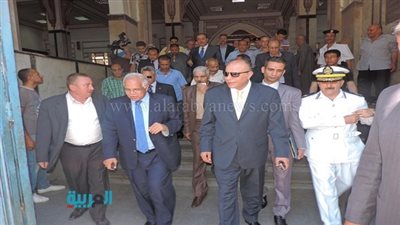 جولة لوزير النقل بمحطة سكك حديد القاهرة 