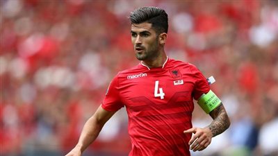 أرسنال يقترب من ضم نجم منتخب ألبانيا 