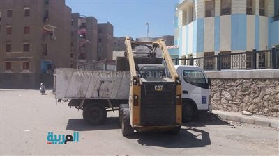 بالصور.. حملة لإزالة الإشغالات بمداخل مقابر الشهداء بمنشأة ناصر 