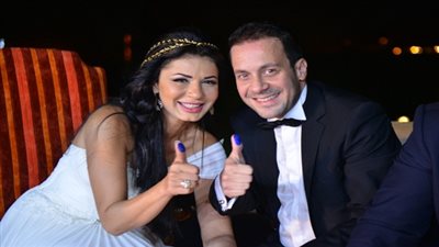 بالصور.. نجلاء بدر تحتفل بعقد قرانها على محمد عفيفي بحضور نجوم الفن