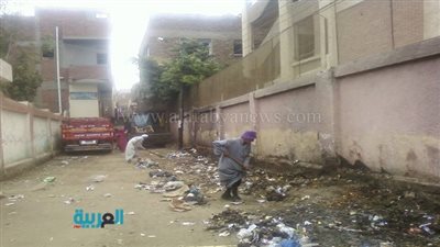  حملة يومية بقرية للنظافة بـ