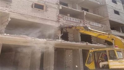 بالصور.. حي مصر القديمة يزيل مخالفات نادي قضاة مجلس الدولة