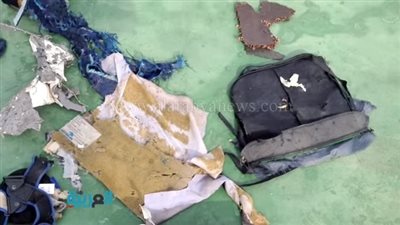 إزالة الترسبات الملحية من الدوائر الكهربائية للصندوق الأسود