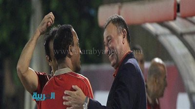 الخطيب يحضر مران الأهلي بـ