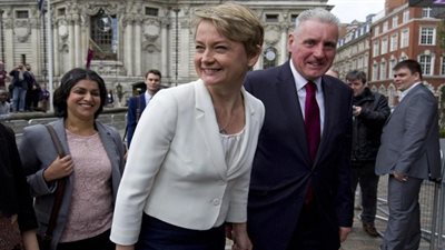 نائبة بريطانية تتلقى تهديدات بقتل أبنائها والسبب!