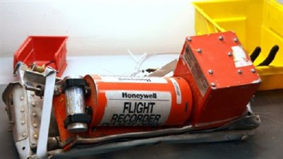 نقل اللوحات الإلكترونية للصندوق الأسود إلى فرنسا لإصلاحها 