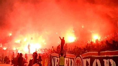 توقف مباراة الإسماعيلي والأهلي بسبب الجماهير