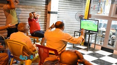 ردود أفعال الجمهور على المقاهي أثناء مباراة الأهلي والإسماعيلي