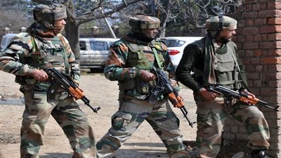 مقتل 8 عسكريين في هجوم على حافلة هندية في كشمير