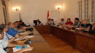 تفاصيل لقاء محافظ الجيزة مع ممثلي أهالي العياط.. الدالي: مشروعات قومية للقضاء على مشاكل انقطاع المياه.. و85 مليون جنيه لتوسعات 