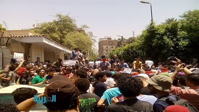 طلاب الثانوية لوزارة التعليم: 