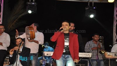 طارق الشيخ يشعل سحور خيمة قرية الفردوس