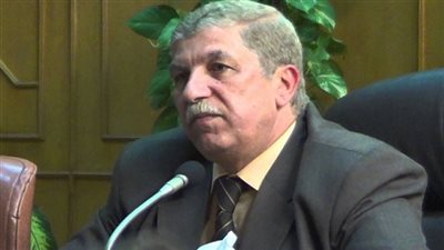 محافظ الإسماعيلية يناقش مشكلات أرض الجمعيات