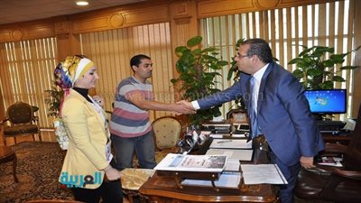 رئيس جامعة المنصورة يستقبل الحاصلين على منحة دراسية بأمريكا