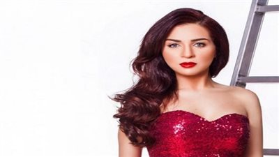 بالفيديو مي عز الدين ترقص على أنغام