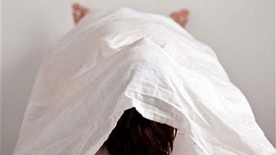 جهود أمنية لكشف غموض العثور على جثة مسن مقتولًا داخل شقته بحلوان 