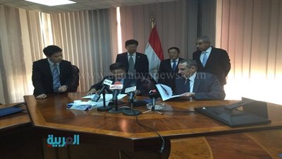 وزير الصناعة يشهد اجتماع مجموعة العمل الفنية المصرية الصينية.. إنشاء محطة كهرباء بعيون موسى و