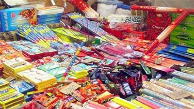 ضبط سيدة بحوزتها 6700 صاروخ ألعاب نارية بمحطة سكك حديد القاهرة