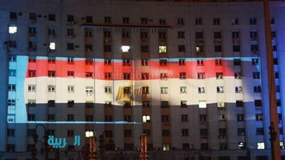 بالصور.. احتفالات ضوئية في ميدان التحرير بذكرى 30 يونيو 