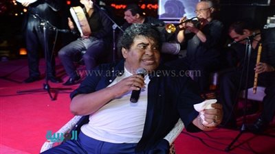 بالصور.. أحمد عدوية يشعل خيمة 