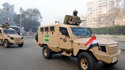 بعد قرار بقاء الجيش بالشوارع لتأمين المنشآت العامة لـ5 سنوات.. لماذا يلقي البرلمان بالأزمات على القوات المسلحة؟.. الخبراء: مجلس النواب يعيش حالة من العشوائية والحكومة لا تملك الكفاءات المطلوبة 