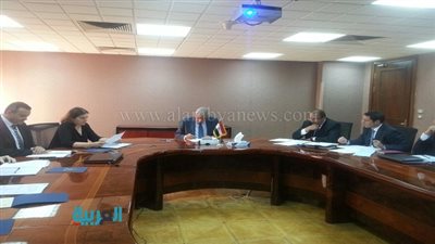 قابيل يبحث مع 