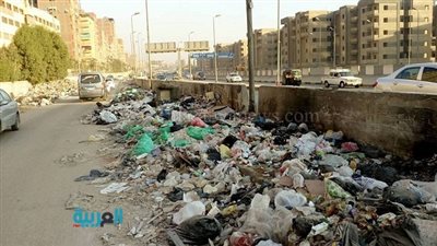 سكان منطقة إمبابة يشتكون من منظومة النظافة الجديدة بالجيزة