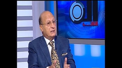 أستاذ إدارة: حكومات ما بعد الثورة تفتقد الرؤية لإدارة البلاد 