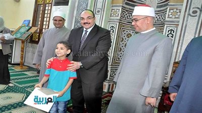 بالصور.. محافظ القليوبية يكرم حفظة القرآن الكريم 