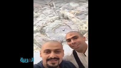 بالفيديو.. رامز جلال وأحمد فتحي من فوق برج الساعة بمكة المكرمة