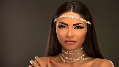  دوللي شاهين تحيي عيد الفطر في العين السخنة