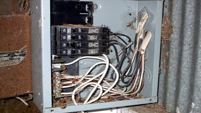 شرطة الكهرباء تضبط 200 ألف قضية سرقة تيار خلال شهر 