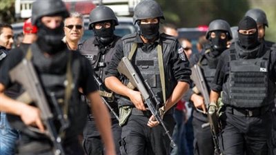 جهود أمنية مكثفة لضبط سائق توك توك دهس طفلاً بحلوان 