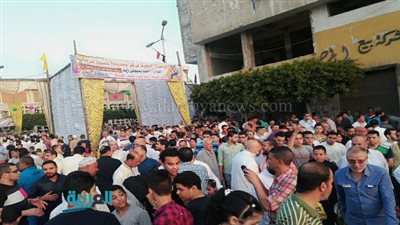 الآلاف يحتفلون عقب أداء صلاة العيد بكفر الشيخ