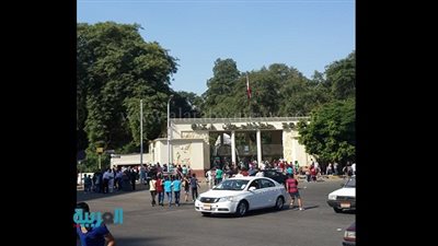 بالصور.. بدء توافد المواطنين على حديقة الحيوان احتفالًا بالعيد 