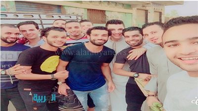 محمد صلاح يؤدي صلاة العيد في الغربية